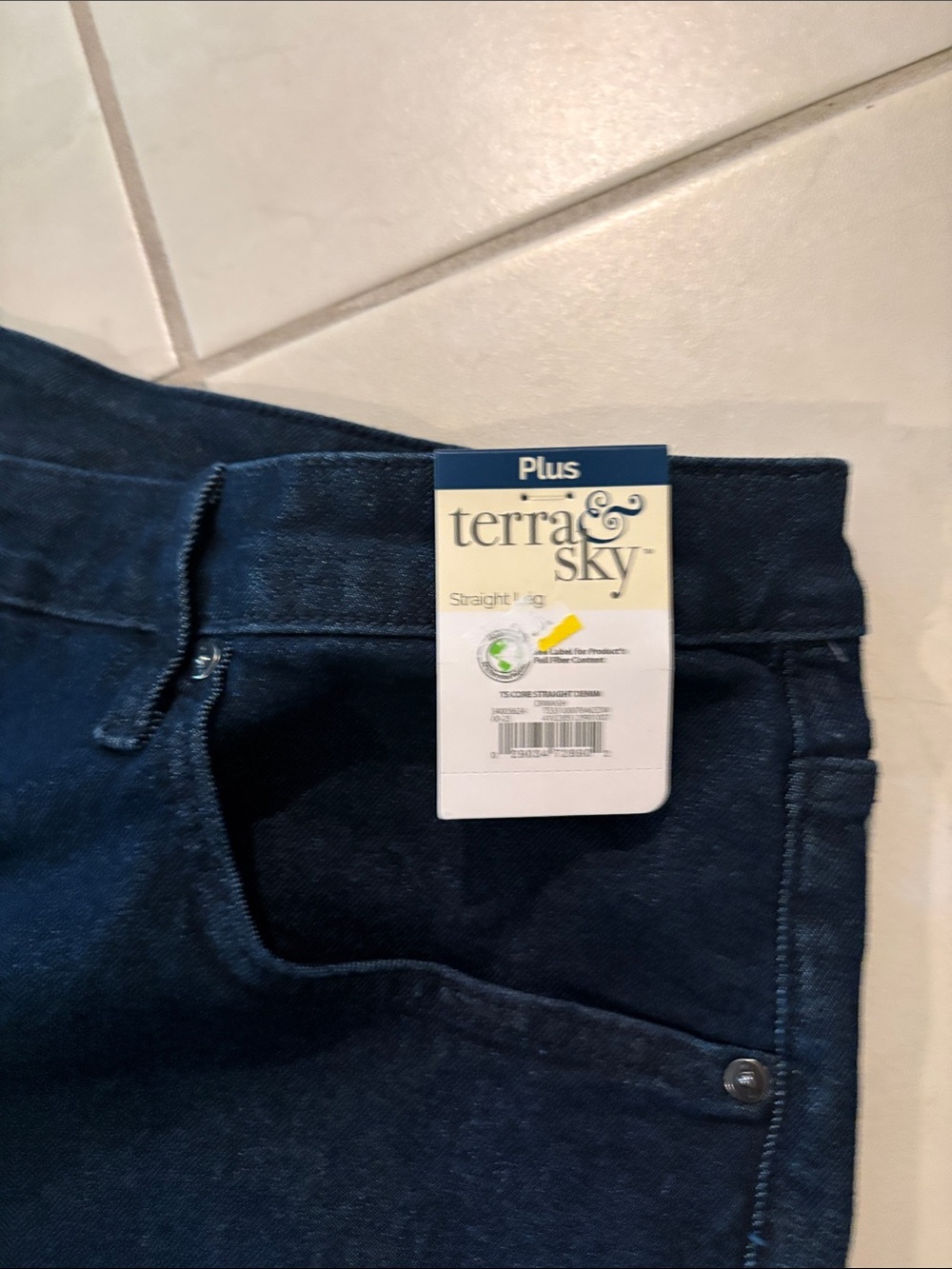 NWT Terra and sky 26W straight jeans - Picture 4 of 7